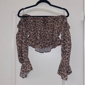 Off the shoulder flowy top (ADD TO BUNDLE FOR $10)